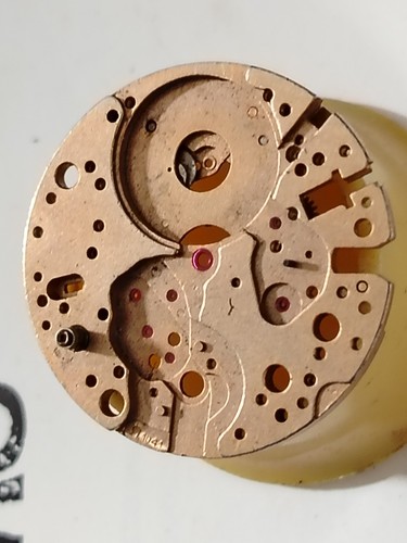 Movement plate for omega - movement,