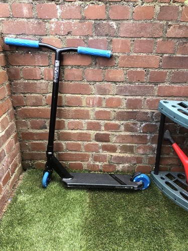 Blue custom stunt scooter - blue,