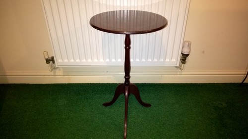 Reproduction mahogany tripod - mahogany,