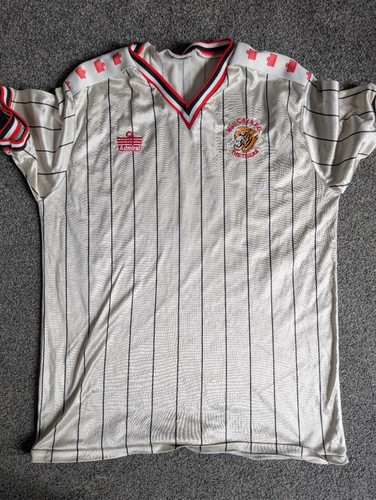 1986 1987 hull city - -, away
