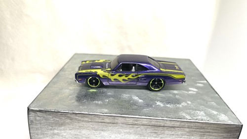 Hot wheels dodge - hot, coronet