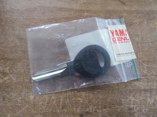 Yamaha black key nos - key, oem