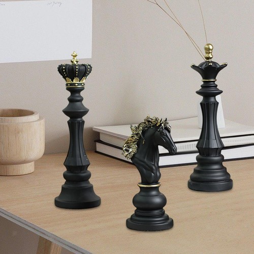Chess pieces statues - 3x,