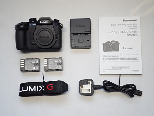 100 mint panasonic lumix - 100%,