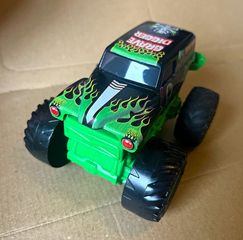 Monster jam grave digger - grave, click