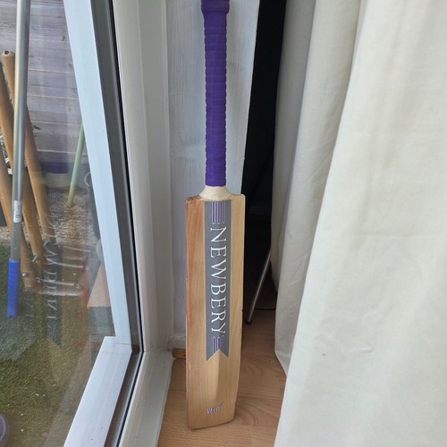 Newbury velo cricket bat - newbury,
