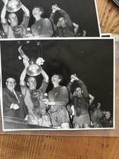 BOBBY CHARLTON SIGN MANCHESTER