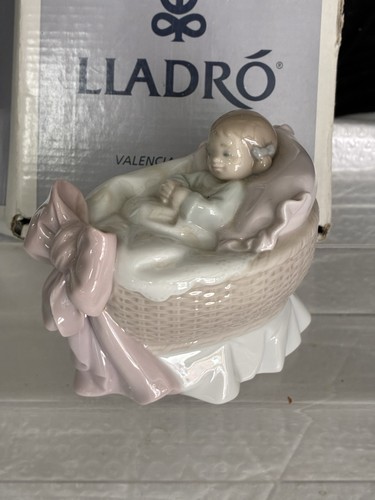 Lladro 6976 treasure girl - ,