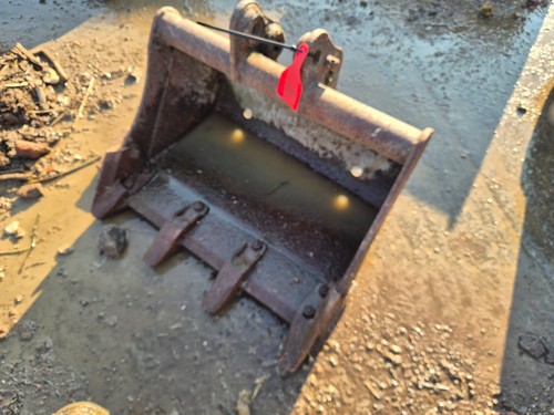 600mm excavator digging bucket - 600mm,