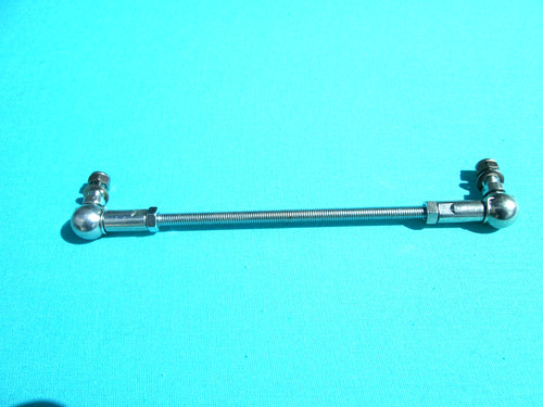 Carburettor throttle linkage - throttle,