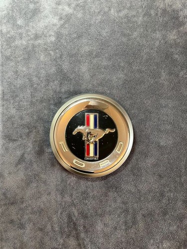 Ford mustang 2010 badge - mustang,