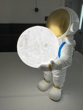 Unusual novelty lamp - ,