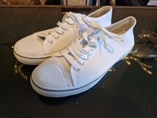 Ladies White Canvas Shoes Size 7/40