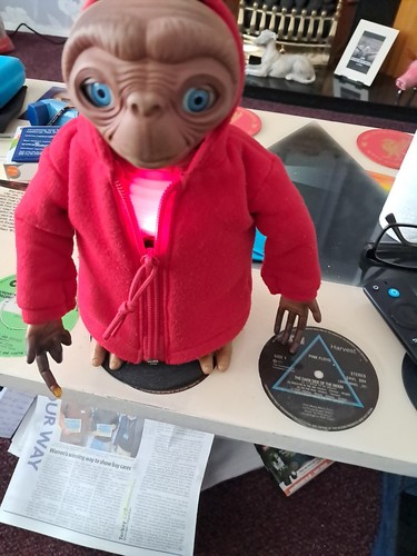 Extra terrestrial alien - e.t.,