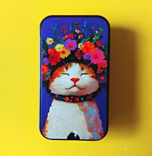 Small tin with - , sliding