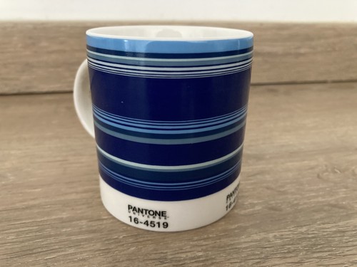 Pantone universe 3949 - pantone, blue