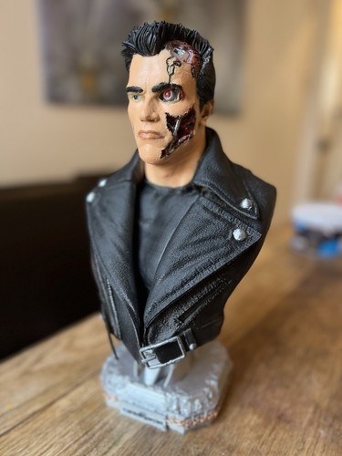 Terminator bust hand painted - terminator,