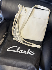 ⭐NEW CLARKS WOMENS CREAM LEATHER HANDBAG IN DUST BAG  FREE POSTAGE ⭐