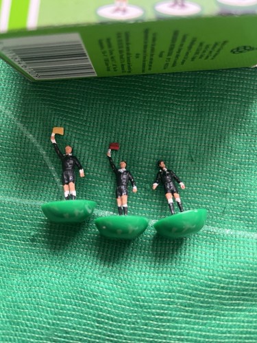 The subbuteo 61107 referee and - subbuteo,