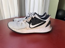 RARE DS VNDS Mens Nike Kyrie 2