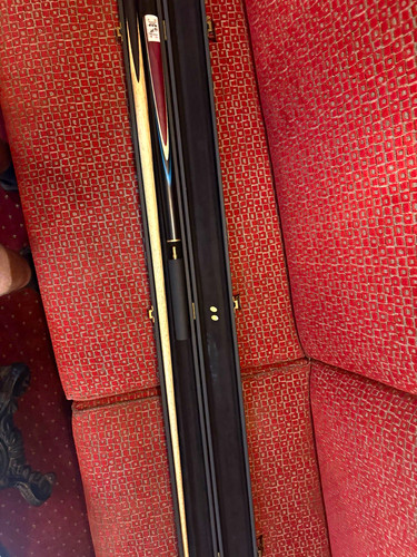 Black hard snooker cue and - snooker,