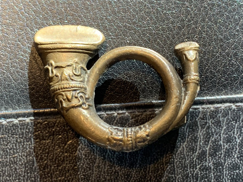 Rifle volunteers cap badge - rifle,