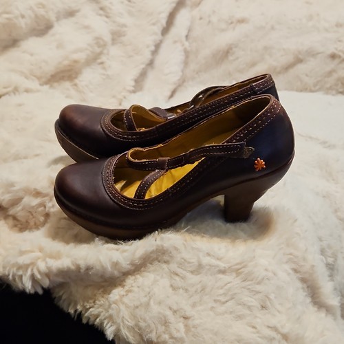 The art company brown - the, leather