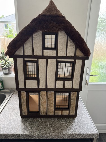 Dolls house - dolls,