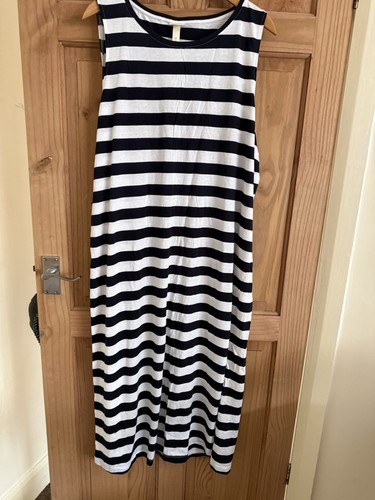Blue white stripe - &,