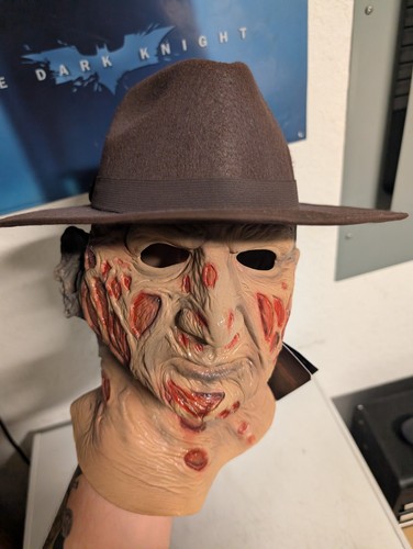 Nightmare elm street freddy - on,