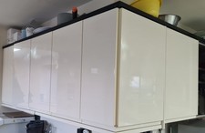howdens cream gloss kitchen
