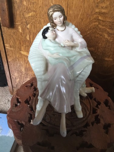 Lenox figurine mothers - lenox,