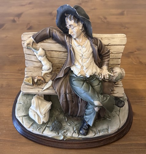 Capodimonte figurine tramp - figurine, on