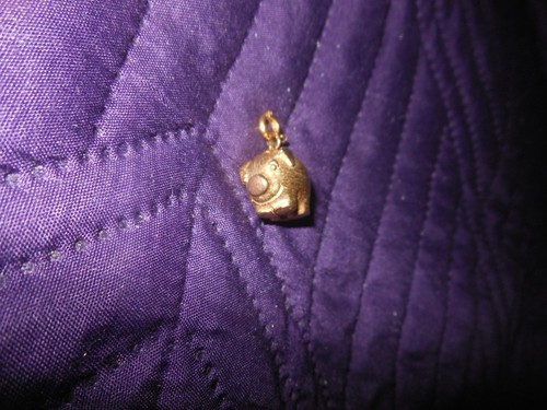 Vintage gold tone - tone, pig