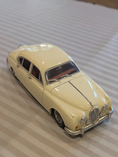 Maisto jaguar mark ii - jaguar,