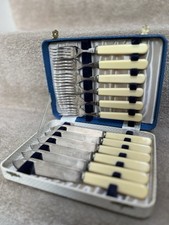 Boxed Set of 6 Fish Knives &