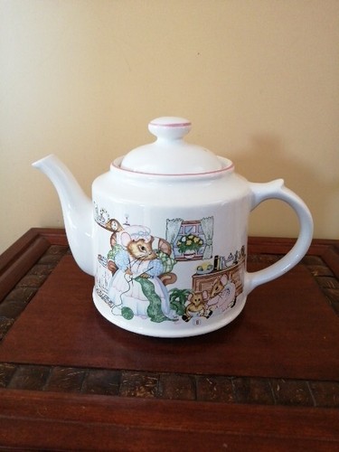 Teapot house mouse - teapot, wade