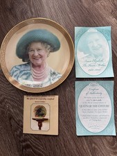 Queen mother memorial - memorial, plate