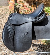 Black GP D-Flex Saddle. 18" With Adjustable Gullet