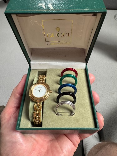 Gucci 1100 lady s gold - lady's,