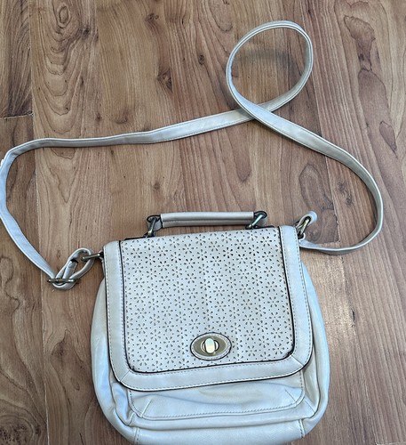 Ladies cream shoulder - cream,