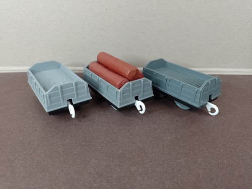 Three log cars tomy - cars,