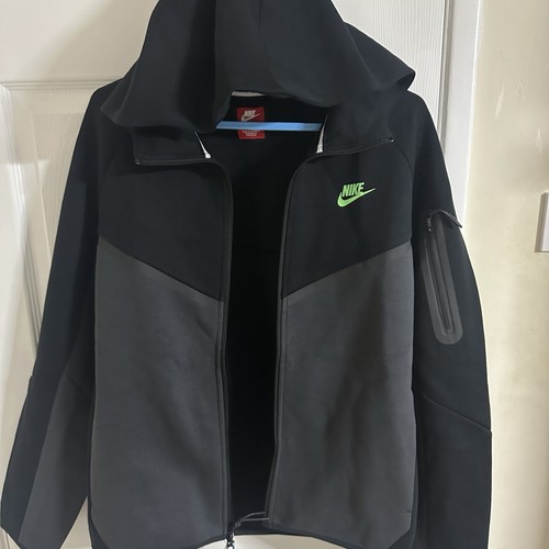New season nike tech - season,