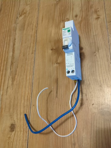 Schneider resi r9d87816 16 - 9,