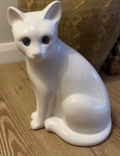 Vintage White Sitting