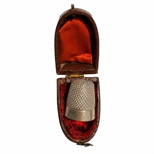 Antique silver thimble size - size, 7