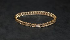 MONET LADIES FLAT CURB LINK DESIGN BRACELET, GOLD TONE – GOOD CONDITION