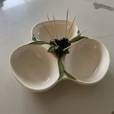 Olive serving dish  23 cm wide.