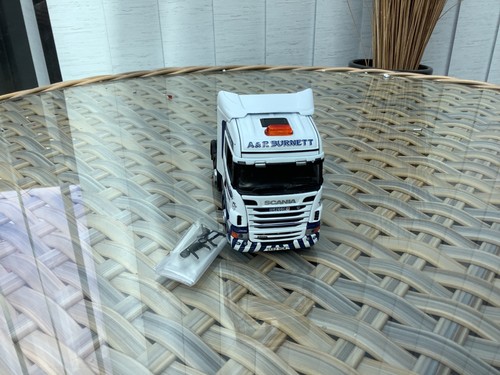 Corgi model truck scale - model,
