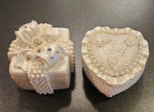 Two resin trinket - , jewelry